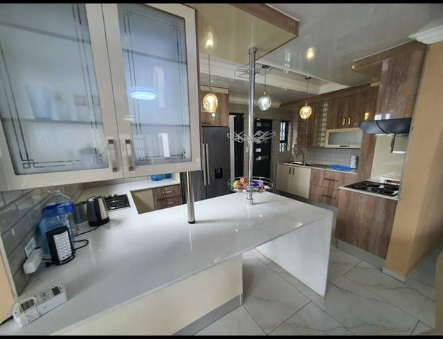 4 BEDROOM HOUSE FOR SALE IN CHANTELLE